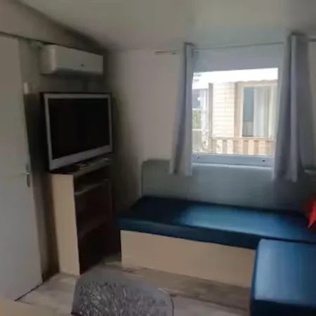 Kamp alanı Mobil Confort La Falaise *